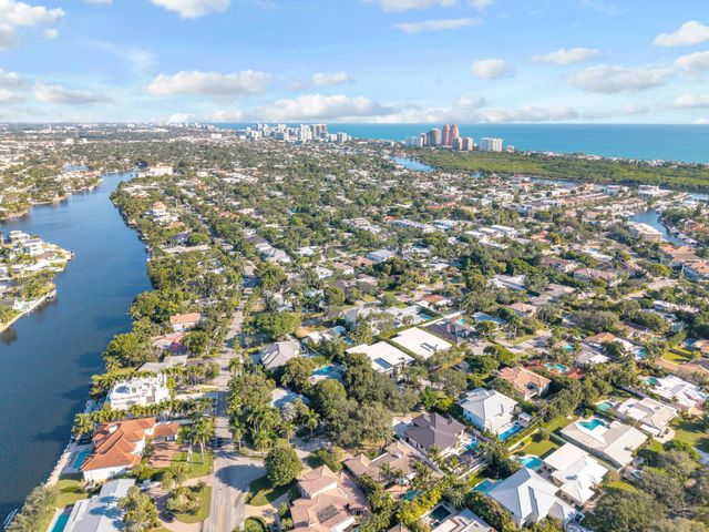2401 NE 13th Street, Fort Lauderdale, FL 33304