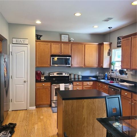 895 Jennifer Lane, High Point, NC 27265