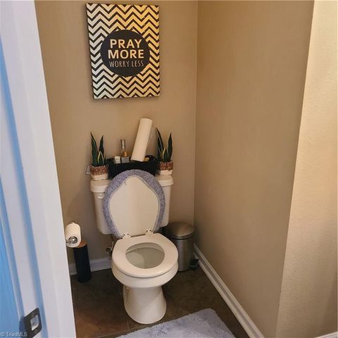 895 Jennifer Lane, High Point, NC 27265
