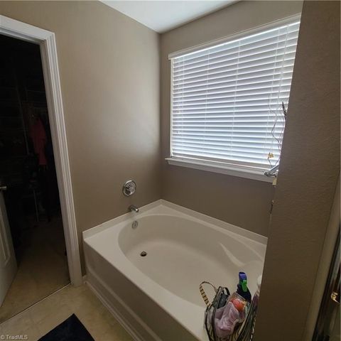 895 Jennifer Lane, High Point, NC 27265
