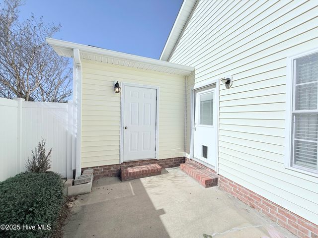 2050 Briarwood Drive, Kinston, NC 28501