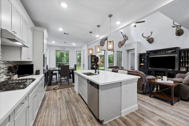 615 Running Iron Lane, Magnolia, TX 77354