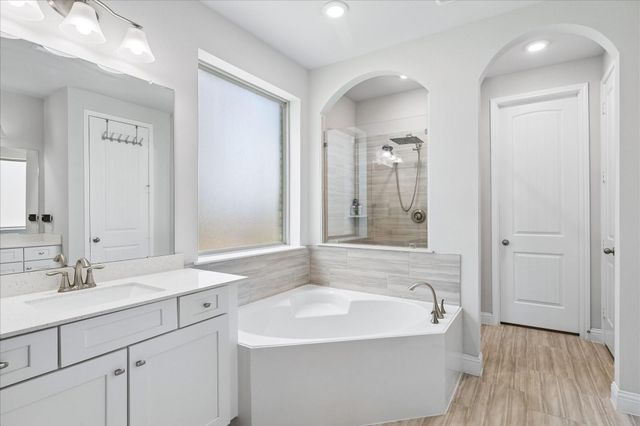 615 Running Iron Lane, Magnolia, TX 77354