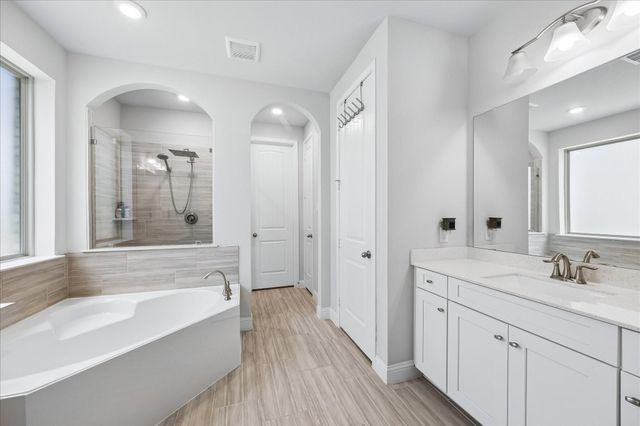 615 Running Iron Lane, Magnolia, TX 77354