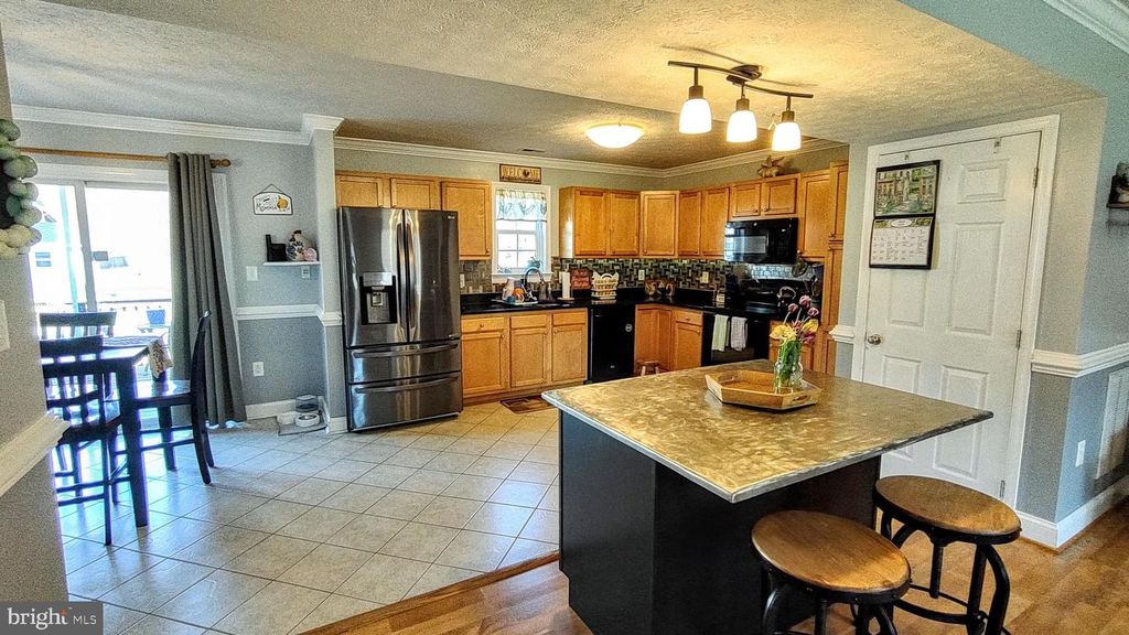 Image 9 of property listing at 43430 BROWNS LN, Leonardtown, MD 20650