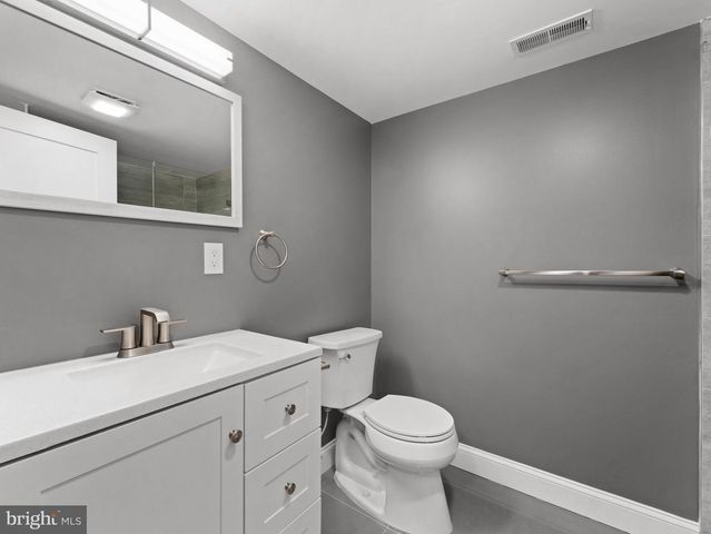 850 WOODLAND AVE, Camden, NJ 08104