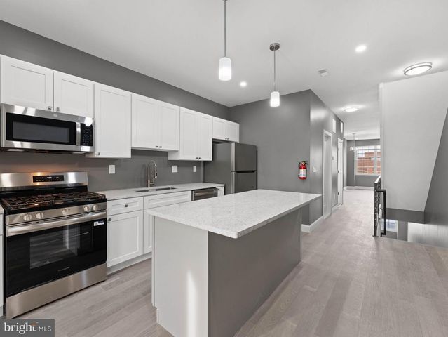 850 WOODLAND AVE, Camden, NJ 08104