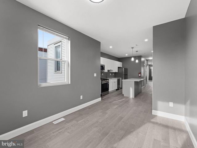 850 WOODLAND AVE, Camden, NJ 08104