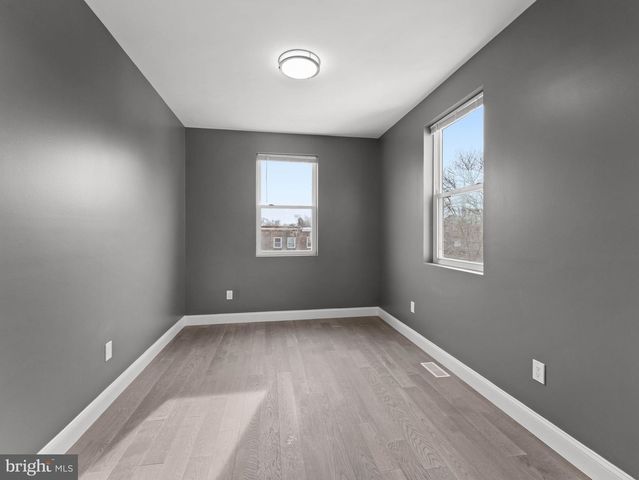 850 WOODLAND AVE, Camden, NJ 08104