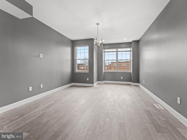 850 WOODLAND AVE, Camden, NJ 08104