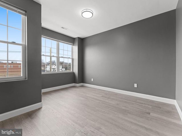 850 WOODLAND AVE, Camden, NJ 08104