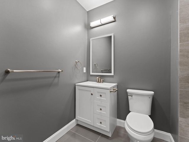 850 WOODLAND AVE, Camden, NJ 08104