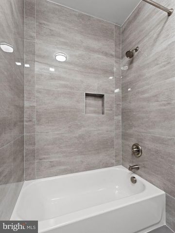 850 WOODLAND AVE, Camden, NJ 08104