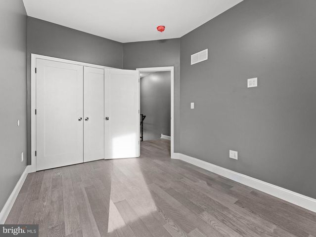 850 WOODLAND AVE, Camden, NJ 08104