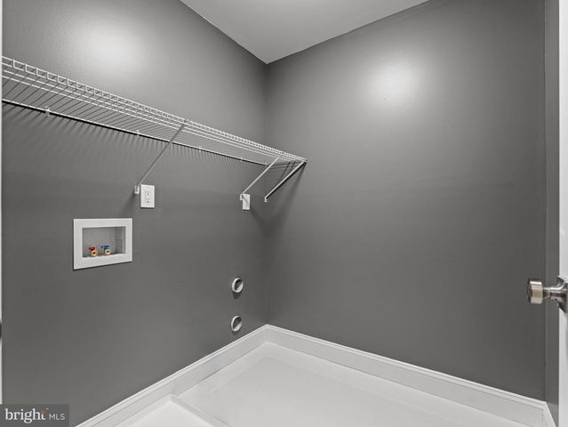 850 WOODLAND AVE, Camden, NJ 08104