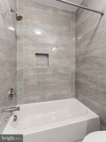 850 WOODLAND AVE, Camden, NJ 08104