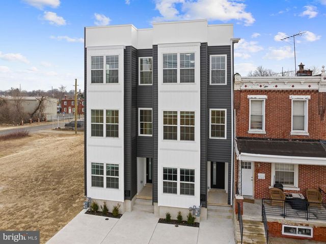 850 WOODLAND AVE, Camden, NJ 08104