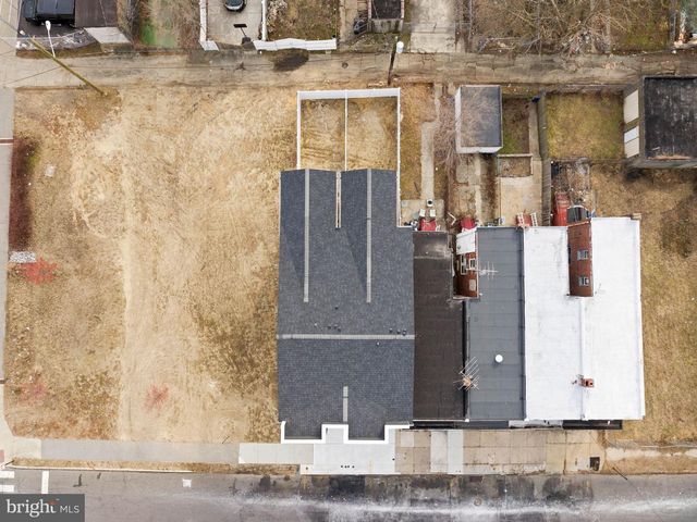 850 WOODLAND AVE, Camden, NJ 08104