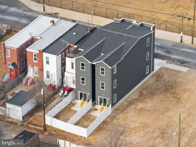 850 WOODLAND AVE, Camden, NJ 08104