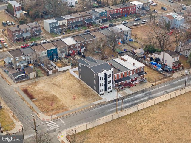 850 WOODLAND AVE, Camden, NJ 08104