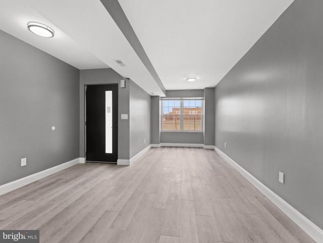 850 WOODLAND AVE, Camden, NJ 08104