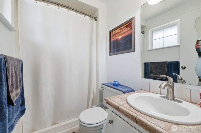 33205 30th Avenue SW, Federal Way, WA 98023