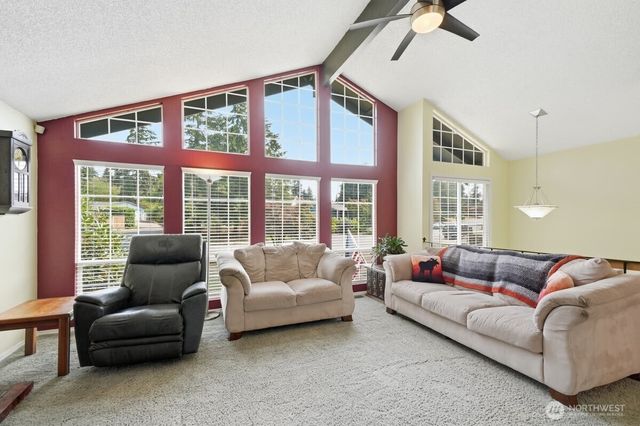33205 30th Avenue SW, Federal Way, WA 98023