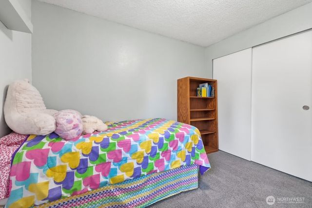 33205 30th Avenue SW, Federal Way, WA 98023
