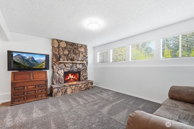 33205 30th Avenue SW, Federal Way, WA 98023