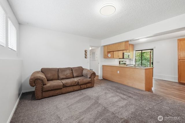 33205 30th Avenue SW, Federal Way, WA 98023