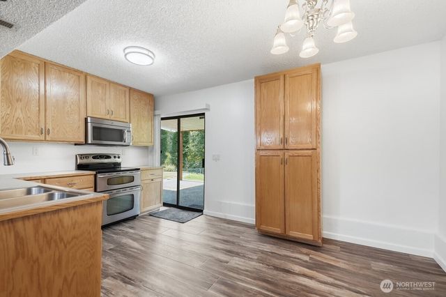 33205 30th Avenue SW, Federal Way, WA 98023