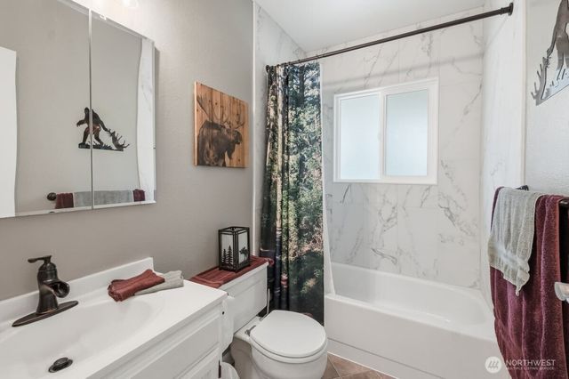 33205 30th Avenue SW, Federal Way, WA 98023
