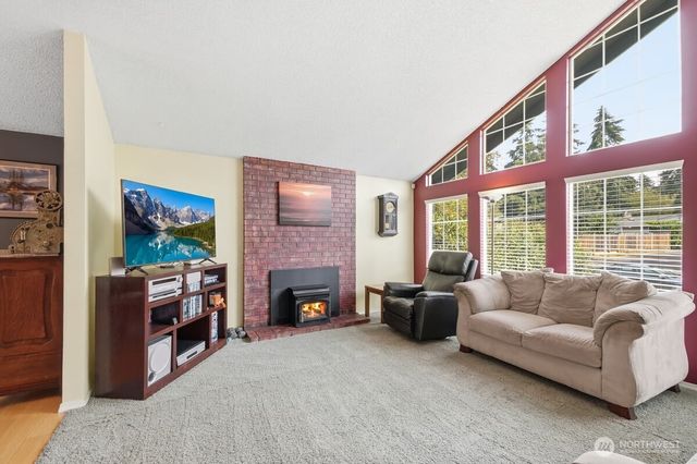 33205 30th Avenue SW, Federal Way, WA 98023