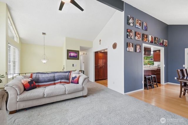 33205 30th Avenue SW, Federal Way, WA 98023