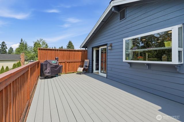 33205 30th Avenue SW, Federal Way, WA 98023
