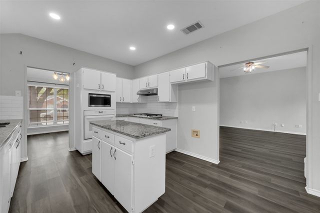 1021 Mark Twain Drive, Allen, TX 75002