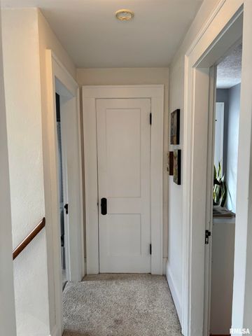 310 WOODLAND Place, Jacksonville, IL 62650