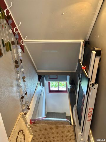 310 WOODLAND Place, Jacksonville, IL 62650