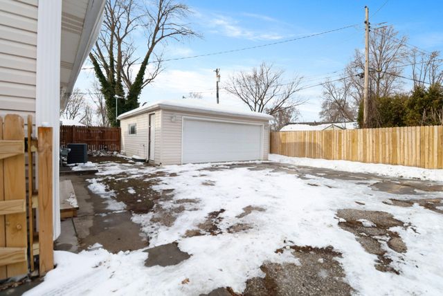 7040 Elaine Avenue, Portage, IN 46368