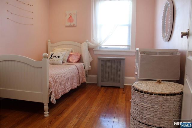 75 Chestnut Avenue, Rochelle Park, NJ 07662