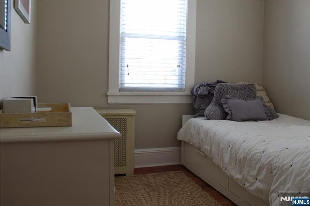 75 Chestnut Avenue, Rochelle Park, NJ 07662