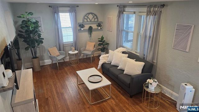 75 Chestnut Avenue, Rochelle Park, NJ 07662