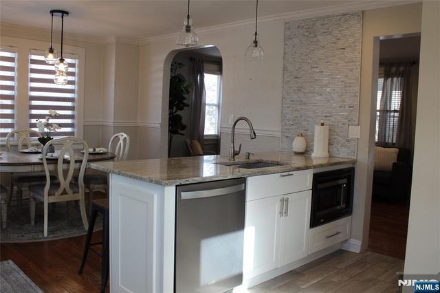 75 Chestnut Avenue, Rochelle Park, NJ 07662