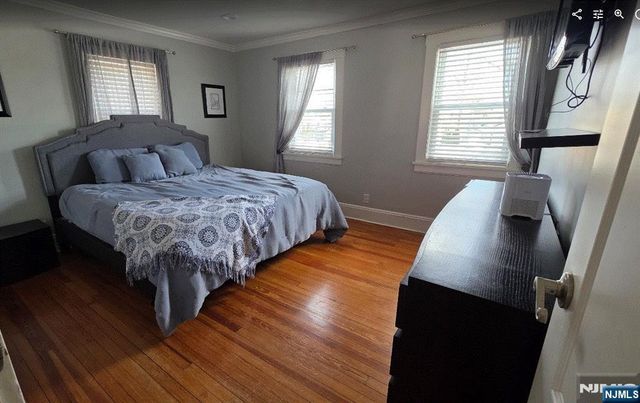 75 Chestnut Avenue, Rochelle Park, NJ 07662