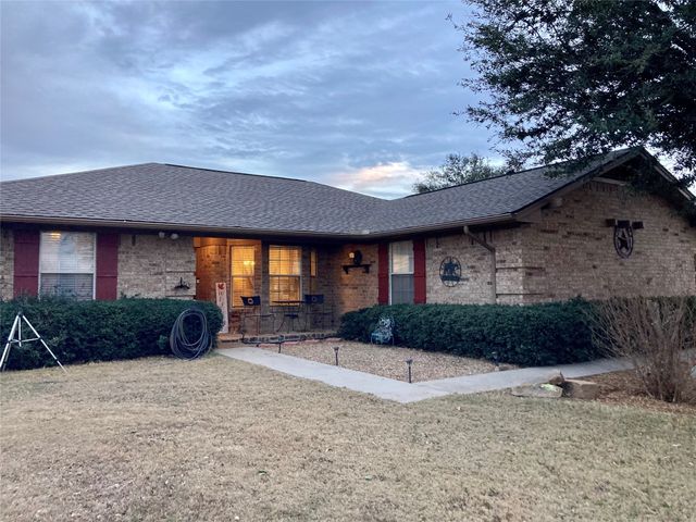 349 Horseshoe Drive, Springtown, TX 76082
