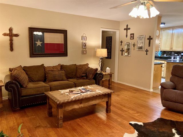 349 Horseshoe Drive, Springtown, TX 76082