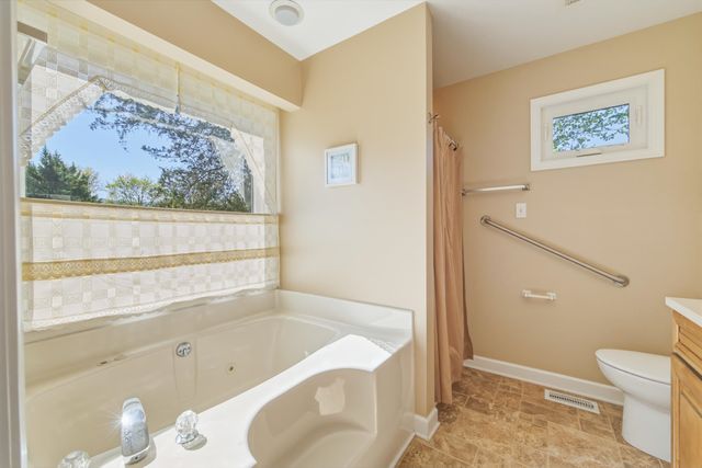 515 HOLLINGSWORTH RD, Woodstock, VA 22664