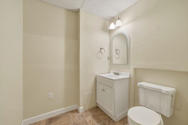 515 HOLLINGSWORTH RD, Woodstock, VA 22664