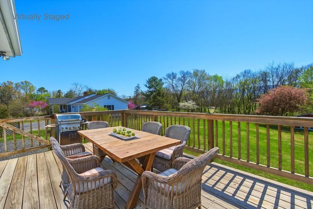 515 HOLLINGSWORTH RD, Woodstock, VA 22664