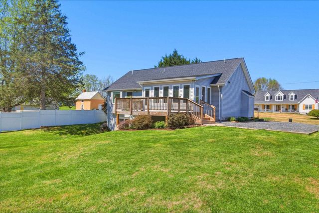 515 HOLLINGSWORTH RD, Woodstock, VA 22664